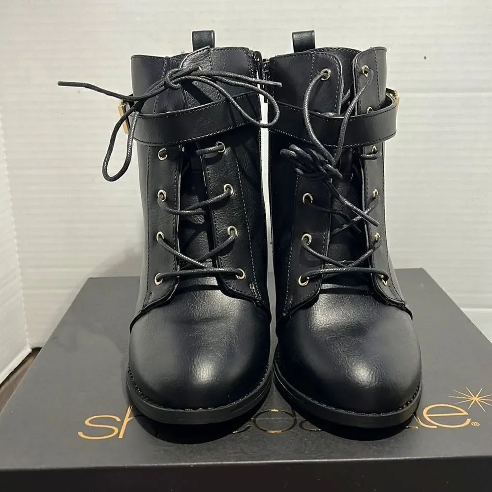 Shoedazzle Booties 